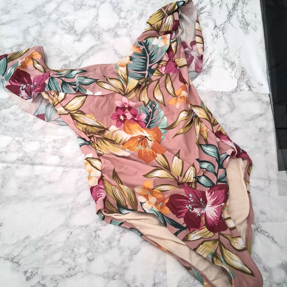 🩱Kona Sol One Piece Swimsuit With Colorful Hibiscus Size Small